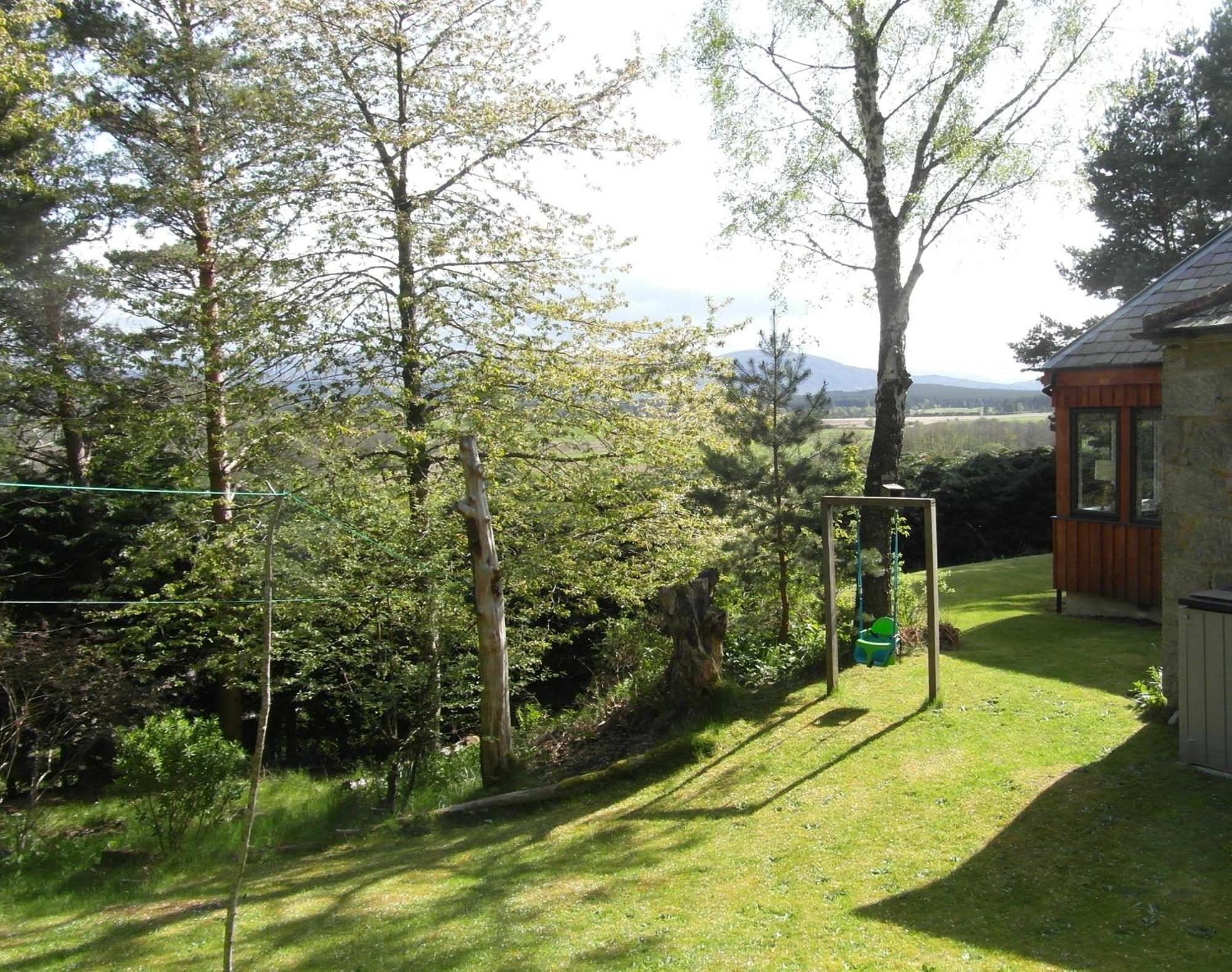 Amazing Cottage With Private Indoor Swim Pool And Hot Tub Grantown-on-Spey Exterior foto